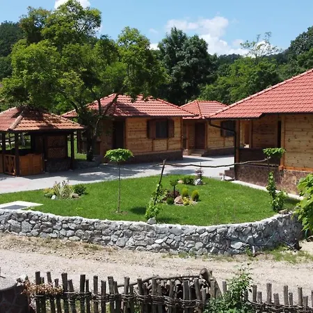 Kimovi Vajati Lägenhet Kostunici