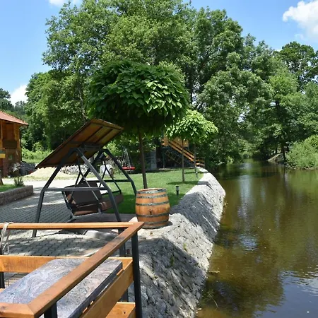 Kimovi Vajati Kostunici