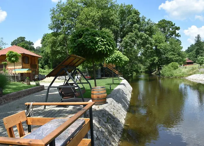 Kimovi Vajati Kostunici