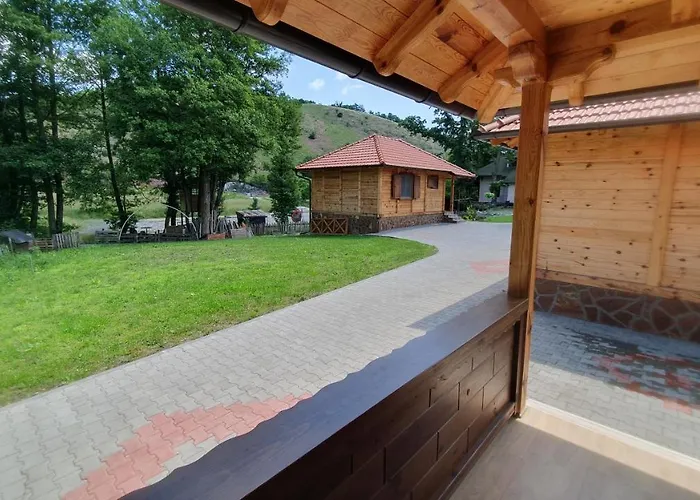 Kimovi Vajati 아파트 Kostunici